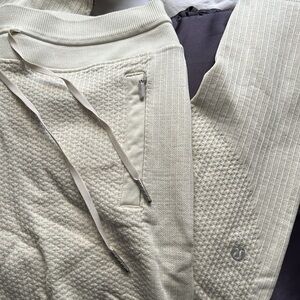 Lululemon Engineered warmth jogger